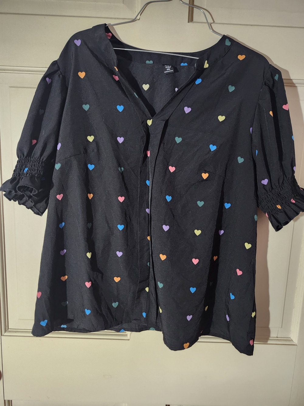 SHEIN Black Short-Sleeve Top with Colorful Heart Print